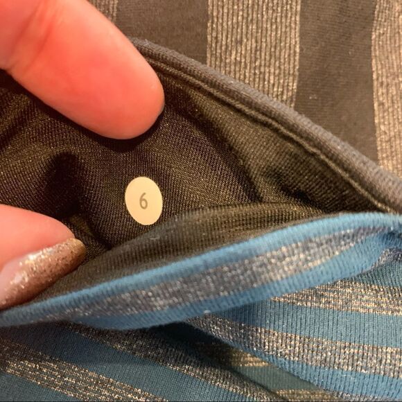 Lululemon Wunder Under Crop Leggings Size 6 Black and Gray Stripes - Picture 8 of 8